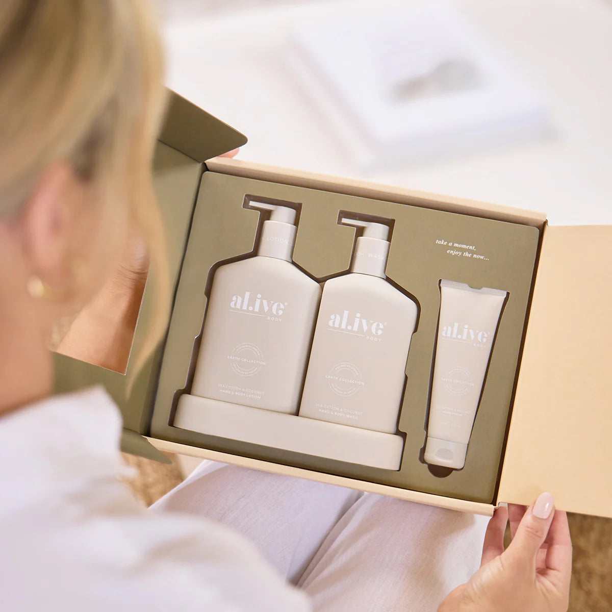 MOTHER'S DAY 2025 - Wash & Lotion duo + Hand Cream Gift Set - Sea Cotton & Coconut
