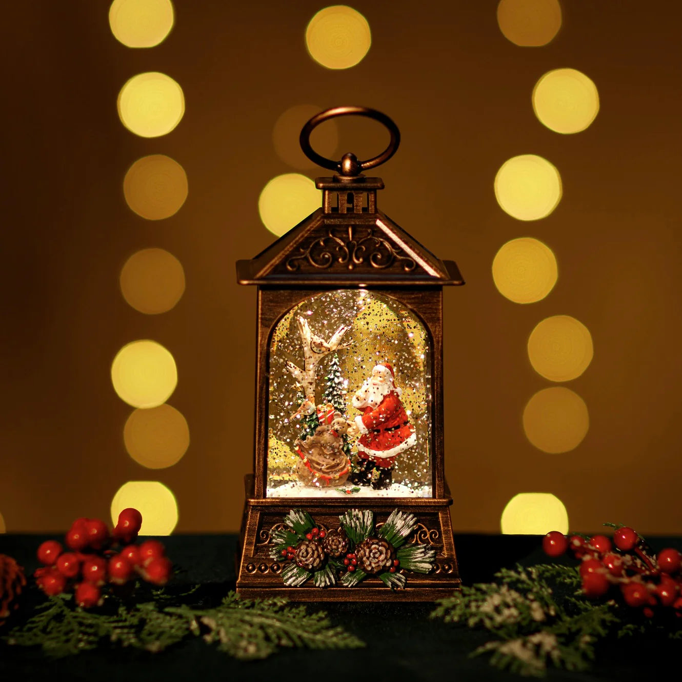 🎄 Medium Malta Lantern w/ Santa