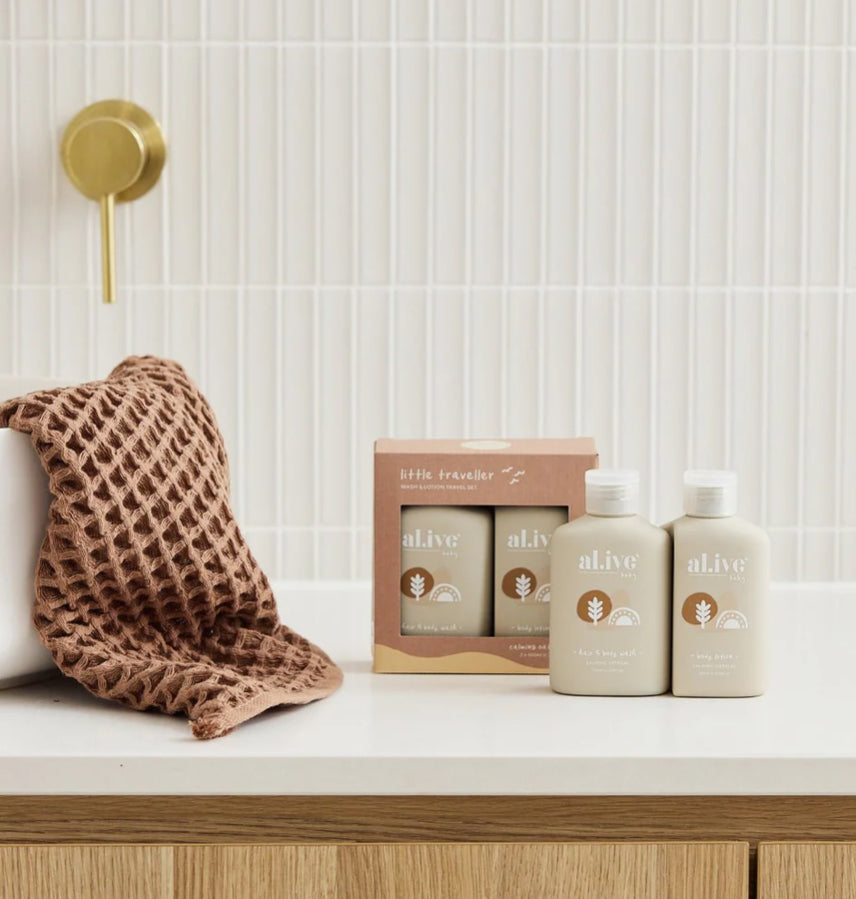 Little Traveller Calming Oatmeal Travel Set