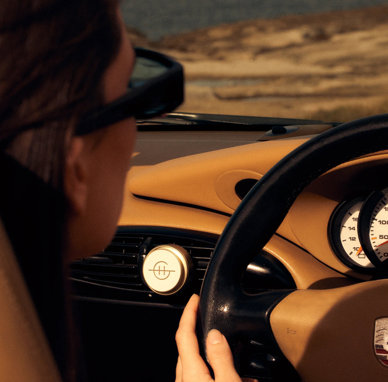 Car Diffuser - White/Gold