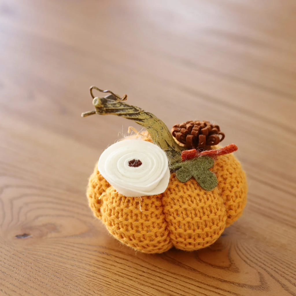 🎃 Small Yellow Pumpkin