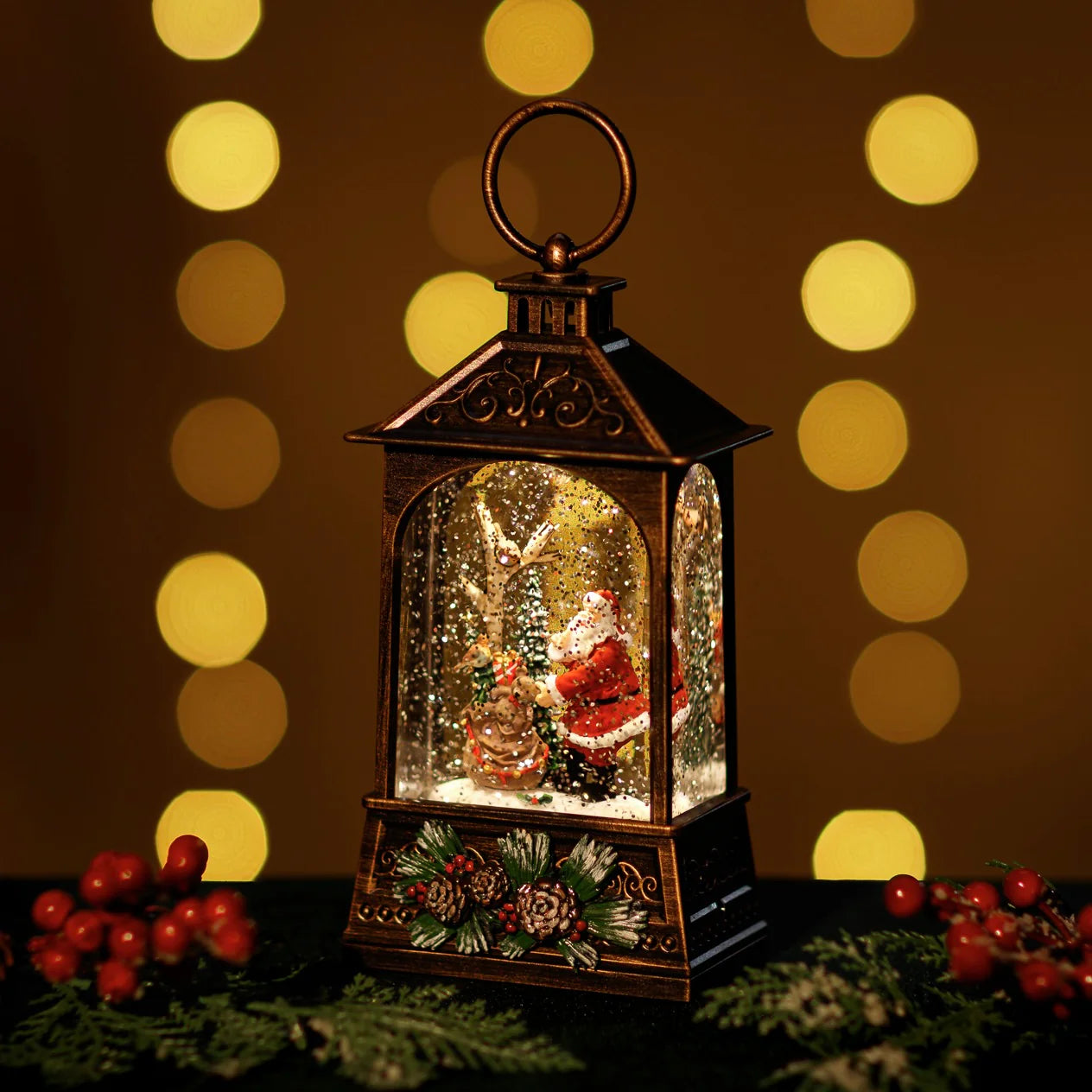 🎄 Medium Malta Lantern w/ Santa