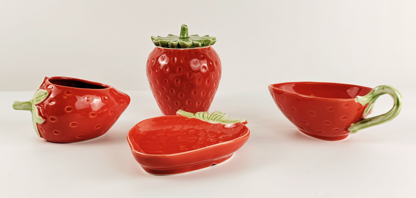 Strawberry Dish Red