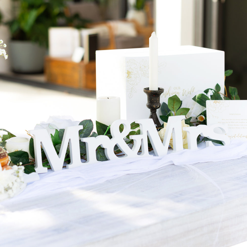 Wedding Mr & Mrs Table Word